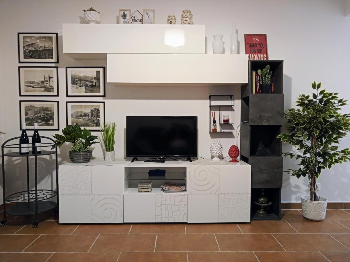 Zisa Home Ai Cantieri Culturali-Facile Posteggio In Strada No Ticket Palerme Extérieur photo